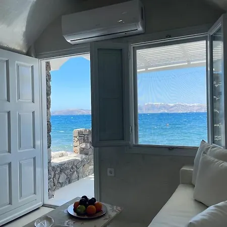 Cave Of Seafront Sunset View Santorini Ακρωτήρι