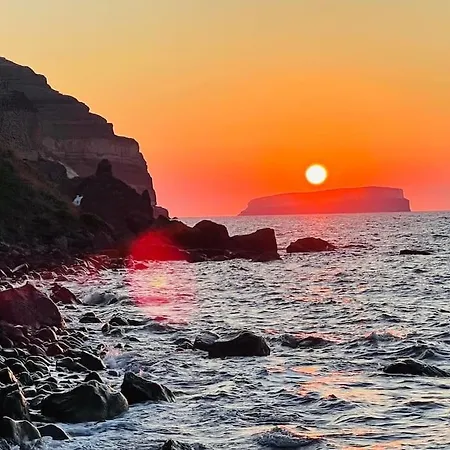 Cave Of Seafront Sunset View Santorini Appartement