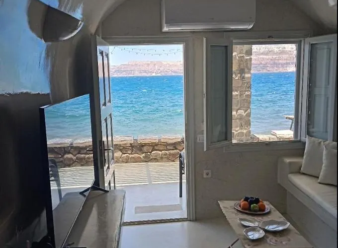 Cave Of Seafront Sunset View Santorini *